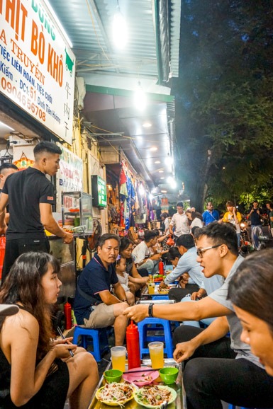 hanoi-street-food-tour-papaya-salat-Long-Vi-Dung