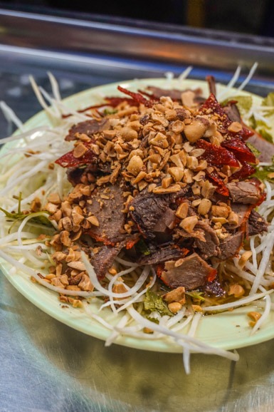 hanoi-street-food-tour-papaya-salat