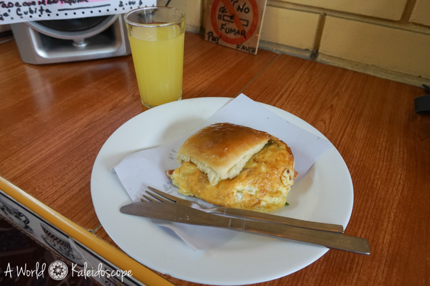 kuba-spartipps-cafeteria-omelette-semmel