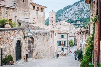 mallorca-ohne-mietwagen-pollenca-kirche